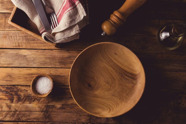 Kuchynské náradie a miska